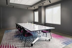 Aloft Houston Shenandoah