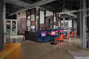 Aloft Houston Shenandoah