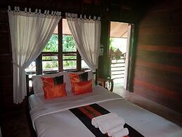 Namkhong Guesthouse & Resort