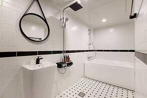 Brown Dot Hotel Minam