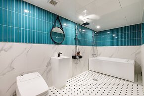 Brown Dot Hotel Minam