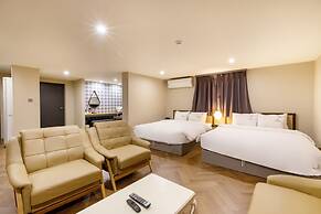 Brown Dot Hotel Minam