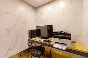 Brown Dot Hotel Minam