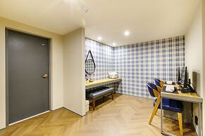 Brown Dot Hotel Minam