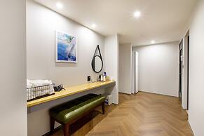 Brown Dot Hotel Minam