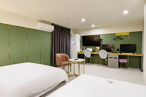 Brown Dot Hotel Minam