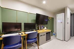 Brown Dot Hotel Minam