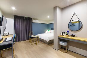 Brown Dot Hotel Minam