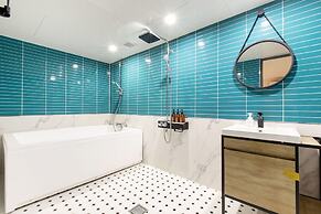 Brown Dot Hotel Minam