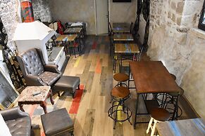 Historic Plaza Varos - Adults Only