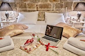 Historic Plaza Varos - Adults Only