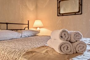 Historic Plaza Varos - Adults Only