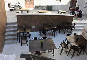 Historic Plaza Varos - Adults Only