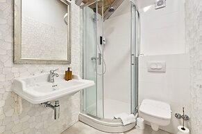 Historic Plaza Varos - Adults Only