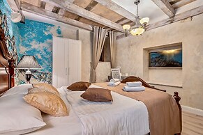 Historic Plaza Varos - Adults Only