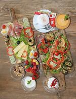 Historic Plaza Varos - Adults Only