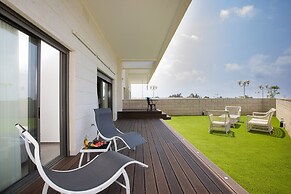 Stylish Garden Apartment near Akhziv Beach
