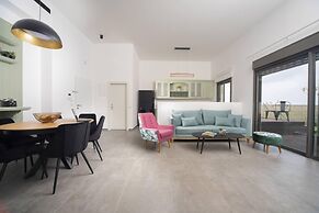 Stylish Garden Apartment near Akhziv Beach