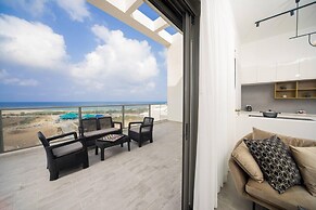 Penthouse Sunset Balcony by Sea N' Rent