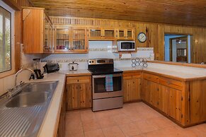 Roatan Ocean View- 2nd Floor 2 Bedroom Apts by RedAwning