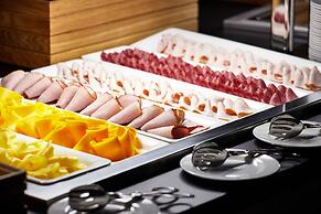 Holiday Inn Express Warsaw - The HUB by IHG