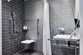 Holiday Inn Express Warsaw - The HUB by IHG