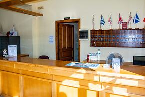 Lagoon Hotel & Apartments