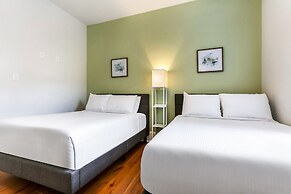 5 Bedroom Apartment near French Quarter by Hosteeva