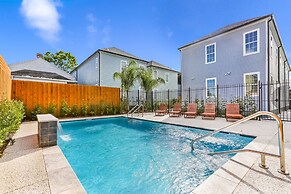 5 Bedroom Apartment near French Quarter by Hosteeva