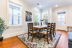 5 Bedroom Apartment near French Quarter by Hosteeva