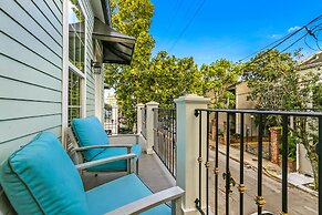 5 Bedroom Apartment near French Quarter by Hosteeva