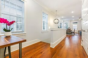 5 Bedroom Apartment near French Quarter by Hosteeva