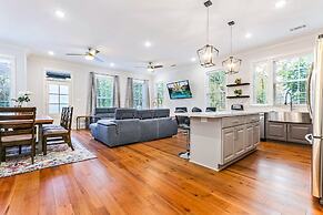5 Bedroom Apartment near French Quarter by Hosteeva