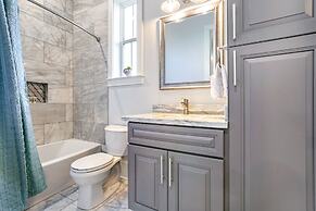 5BR Steps to St. Charles by Hosteeva