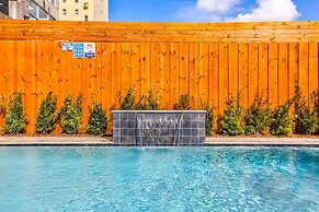 5BR Steps to St. Charles by Hosteeva