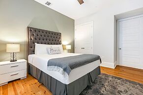 Stunning Modern 5BR by Hosteeva