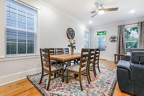 Stunning Modern 5BR by Hosteeva