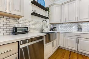 Pristine Brand New 5BR by Hosteeva