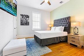 Pristine Brand New 5BR by Hosteeva