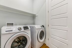 Spacious 5BR Urban Retreat by Hosteeva