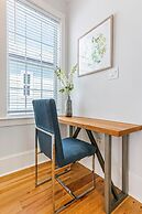 Spacious 5BR Urban Retreat by Hosteeva