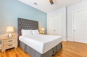 Spacious 5BR Urban Retreat by Hosteeva