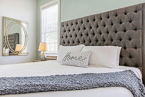 Spacious 5BR Urban Retreat by Hosteeva