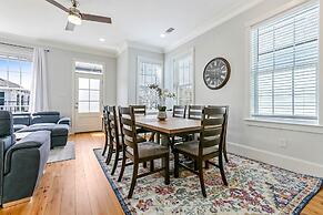 Spacious 5BR Urban Retreat by Hosteeva