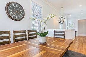 Spacious 5BR Urban Retreat by Hosteeva