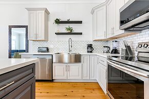 4BR High end Upgrades by Hosteeva