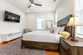 Brand New 4 BR w Pool by Hosteeva