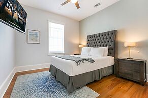 Brand New 4 BR w Pool by Hosteeva