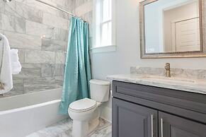 Brand New 4 BR w Pool by Hosteeva