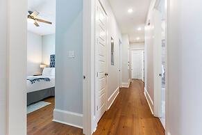 Brand New 4 BR w Pool by Hosteeva